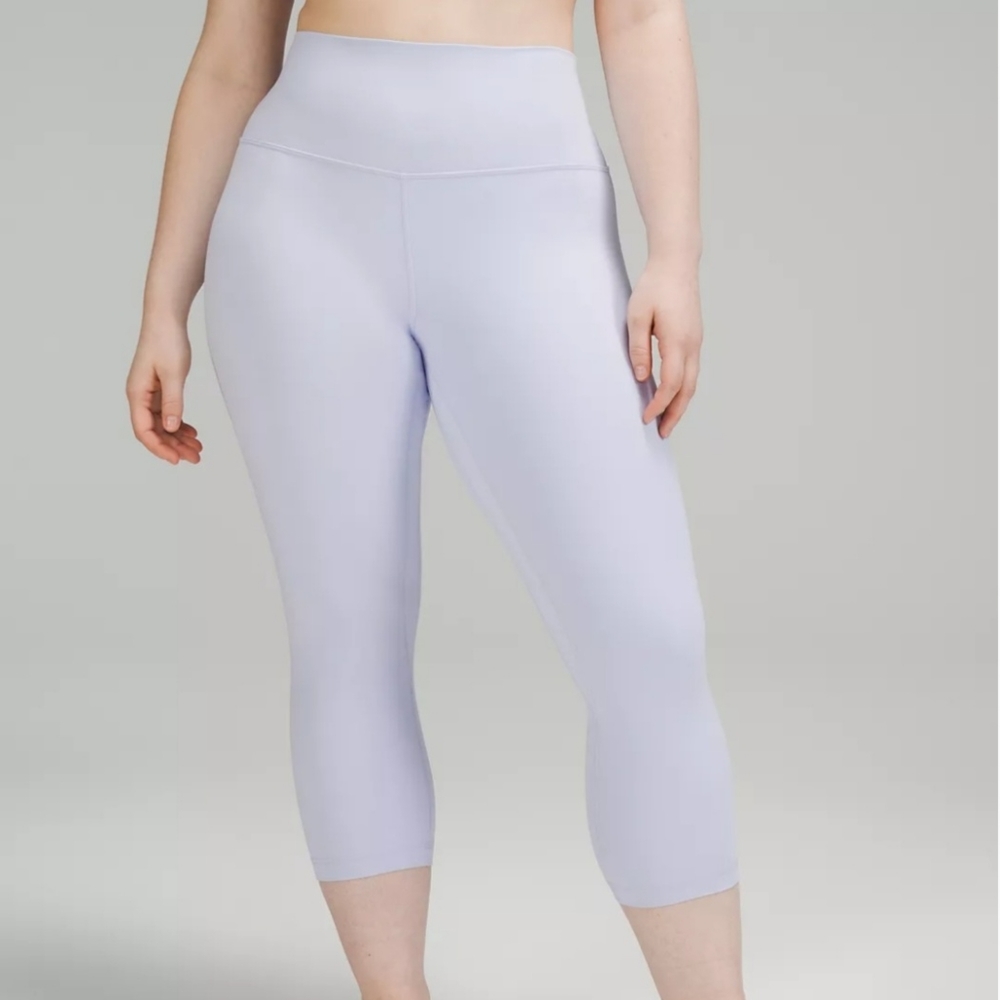 NWT Lululemon size 6 align HR 21" crop in pastel blue